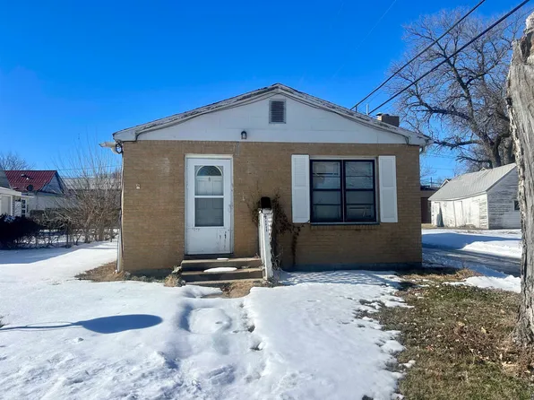 411 N Elm St, Hoisington, KS 67544