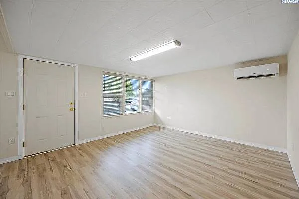 706 Willard Ave — Photo 17