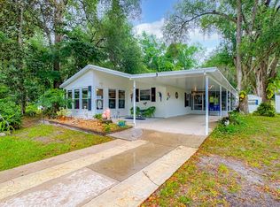 32 Park Ave, De Leon Springs, FL 32130