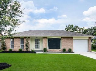 112 Brigadoon Ln, Friendswood, TX 77546