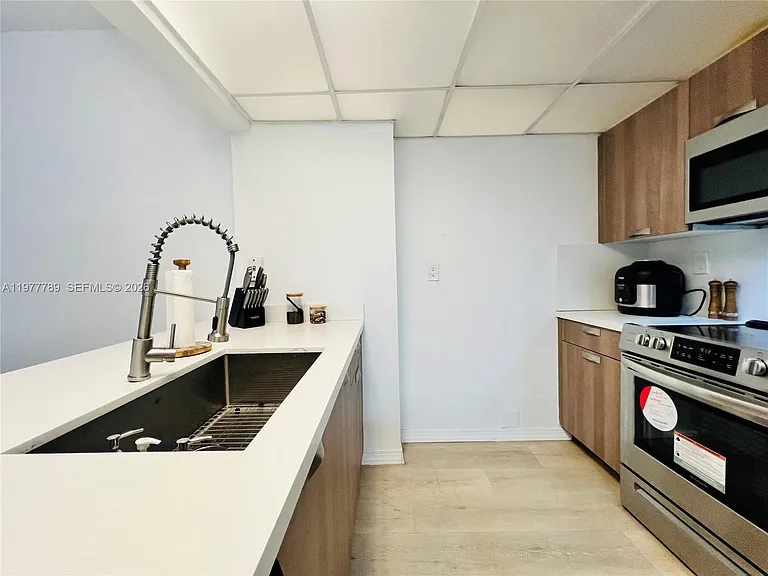 540 Brickell Key Dr #202 — Photo 5