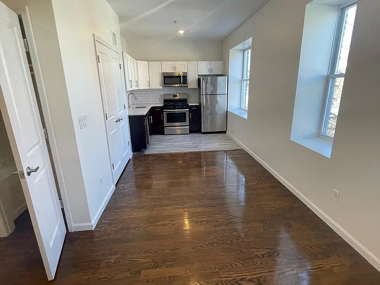 162 Gregory Ave #D2 — Photo 2
