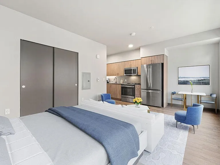 Edge Apartments — Photo 6