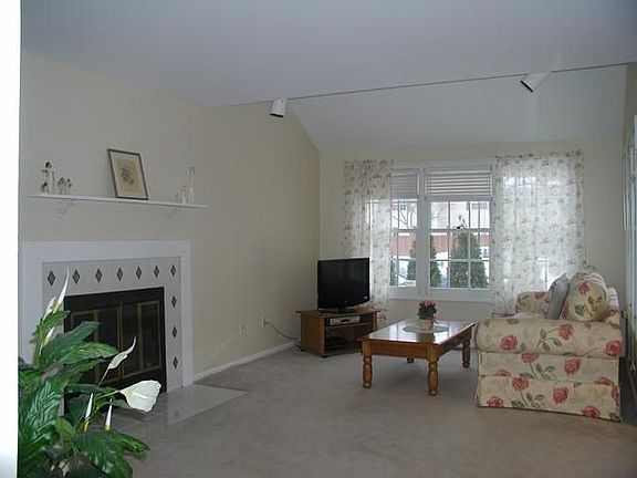 2nd image of 5240 Parkcrest Ln