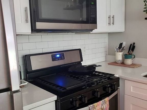 3rd image of 137 Woodland Ave APT 21