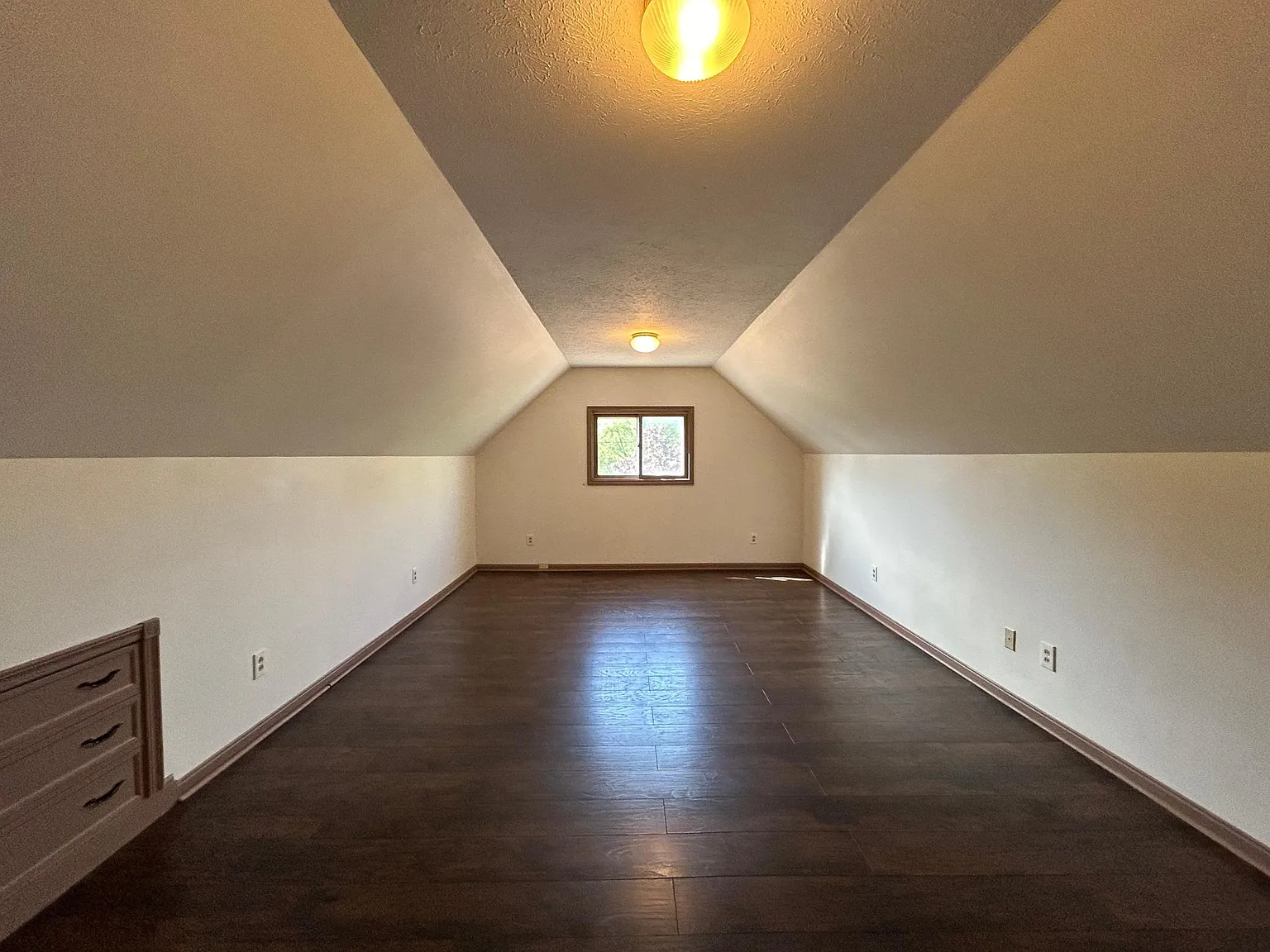 3 bed, 1100 sqft, $1,175 — Photo 3