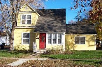 1st image of 822 Laurel St