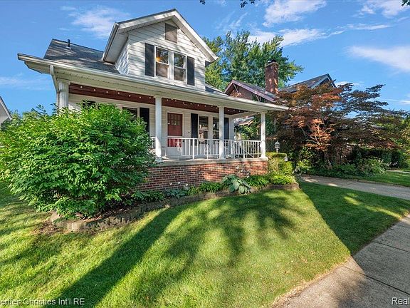 3rd image of 21709 Tenny St