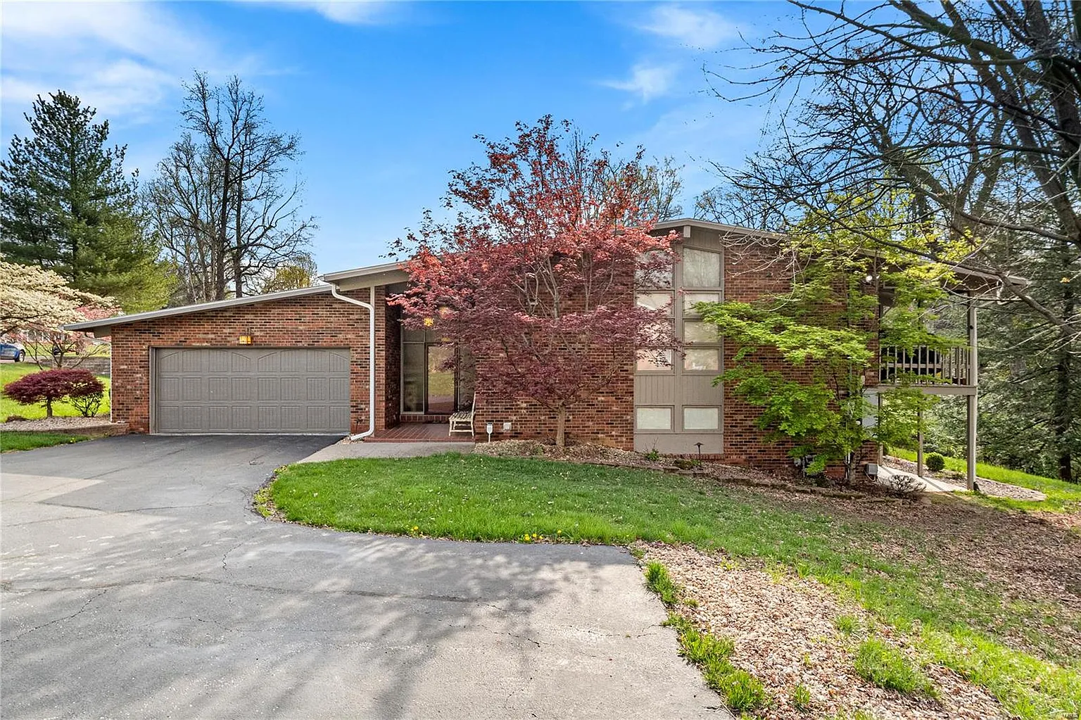 215 Country Club Ln photo 1