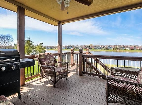 4th image of 204 SE Waterwheel Ln