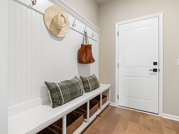 3rd image of 513 Blue Verner Rd