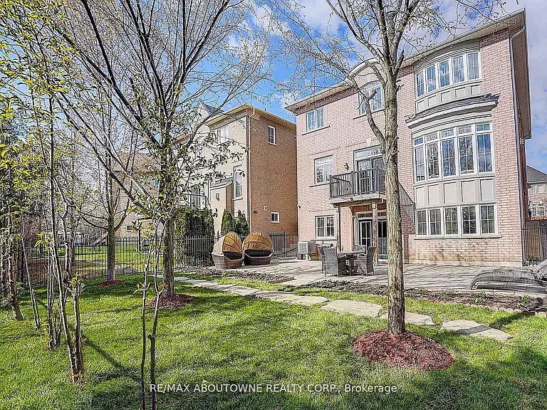 16 Gracedale Dr — Photo 38