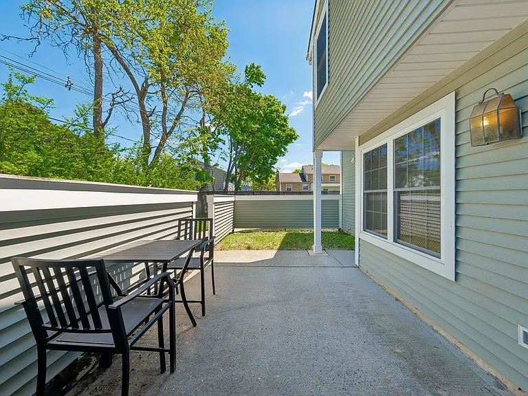 212 Westchester Ct #8 — Photo 23