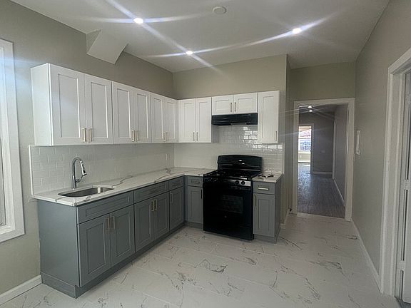 5th image of 110 Columbia Ave #2