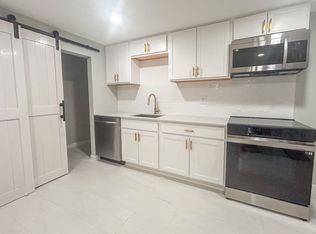 15 Sloan Ln #2, Pasadena, MD 21122