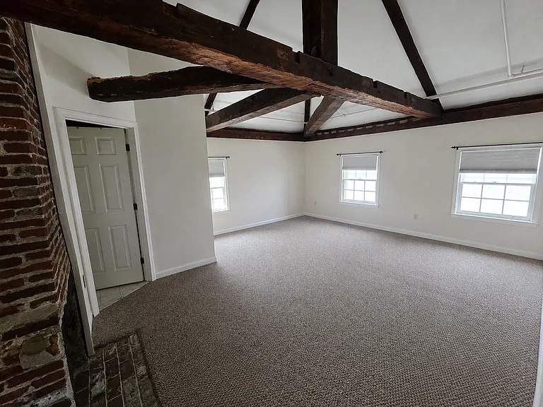 122 Washington St — Photo 10
