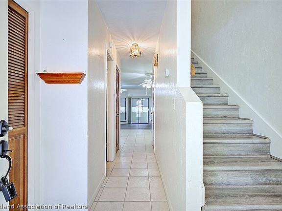 3rd image of 1561 Lakeview Dr Unit 931