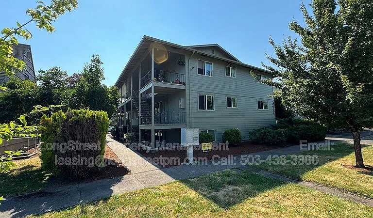 329 SW 10th St #4 — Photo 1