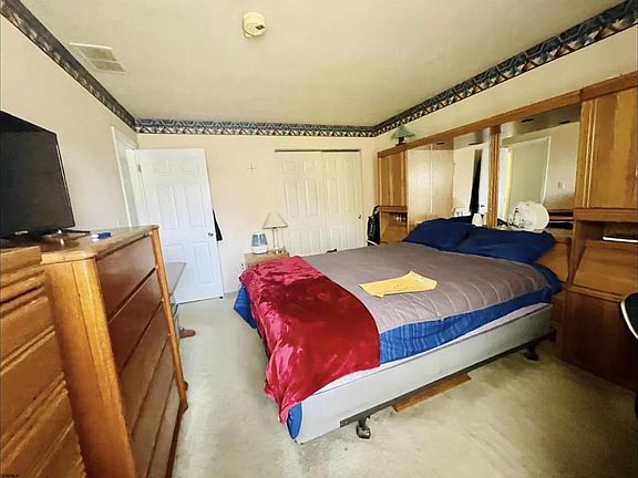 5th image of 534 Dolphin Ave