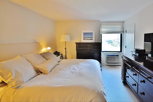 Sold by Corcoran | media 7