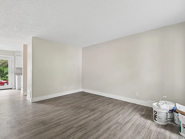 1391 Whispering Way — Photo 24