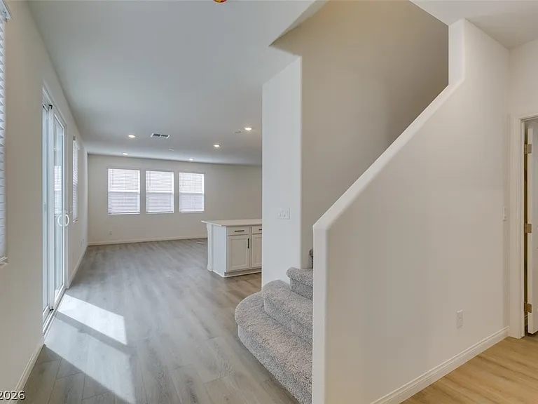 9133 Vesey Ave — Photo 3