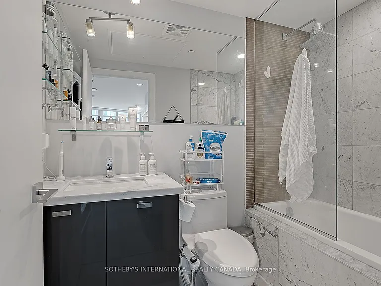 32 Davenport Rd #315 — Photo 18