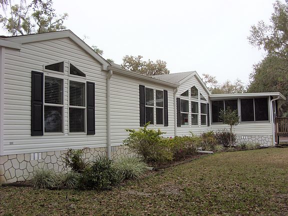 Facing Little Lake Kerr