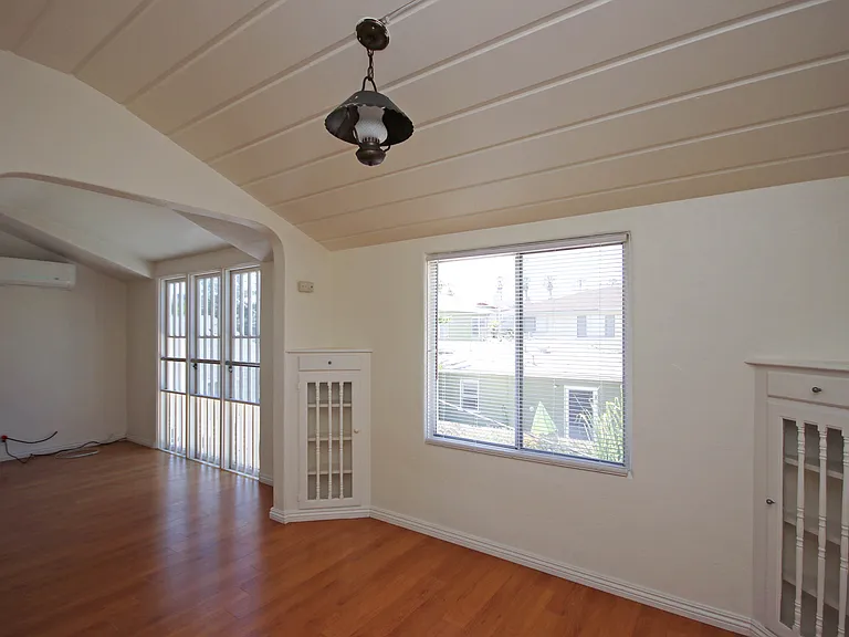 409 N Monterey St #1/2 — Photo 8