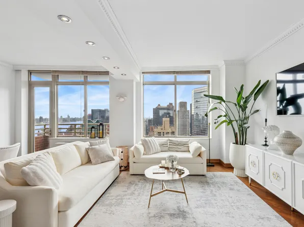 236 East 47th Street PH1A image 1 of 8