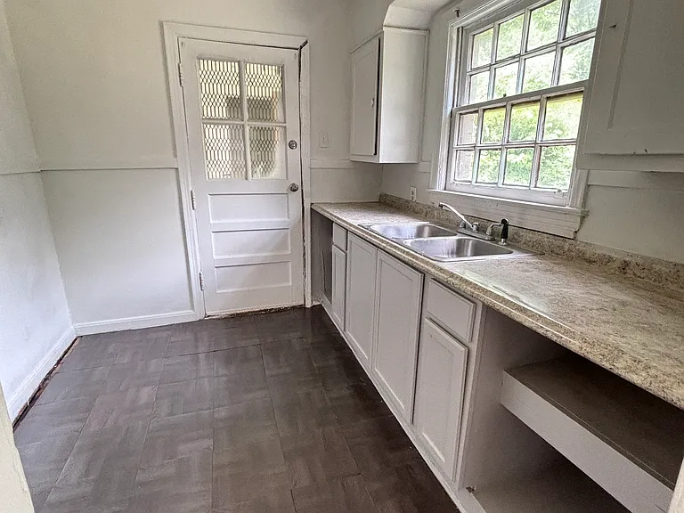 1215 Meda St #1215 — Photo 4