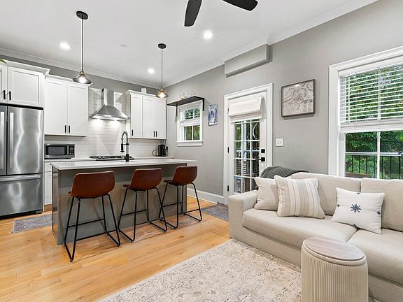 2nd image of 138 Trenton St #2