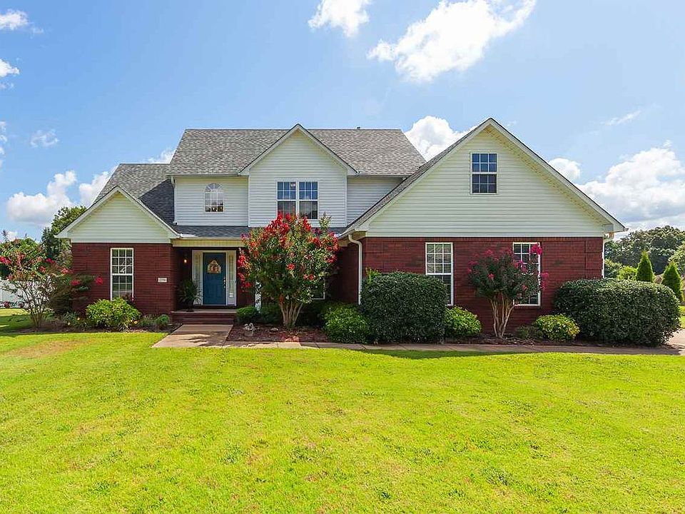 1st image of 279 Country Chase Dr
