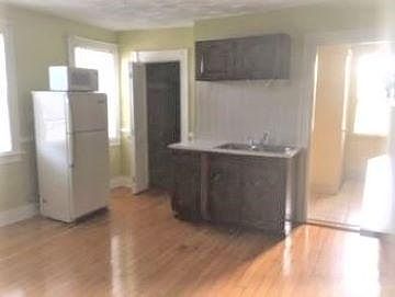 2nd image of 36 Osborn St
