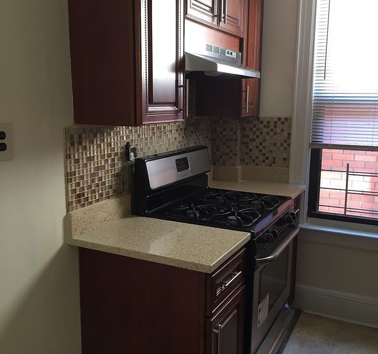 1st image of 2149 41st St #2R