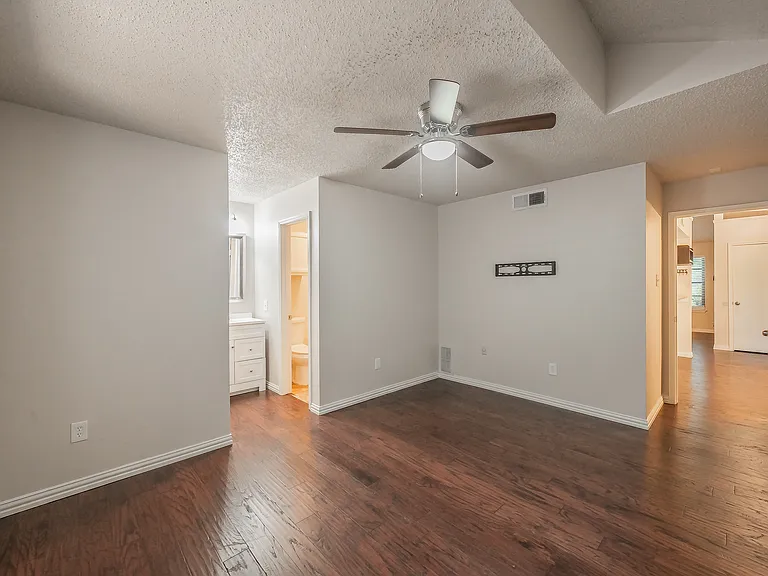 6402 Valleybrooke Ct — Photo 16