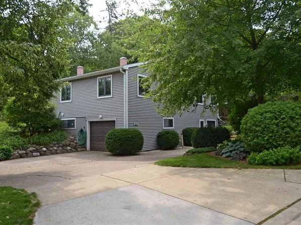 5225 Old Middleton Rd, Madison, WI 53705