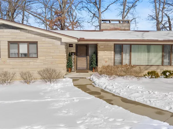 3 Lakewood Dr, Paris, IL 61944