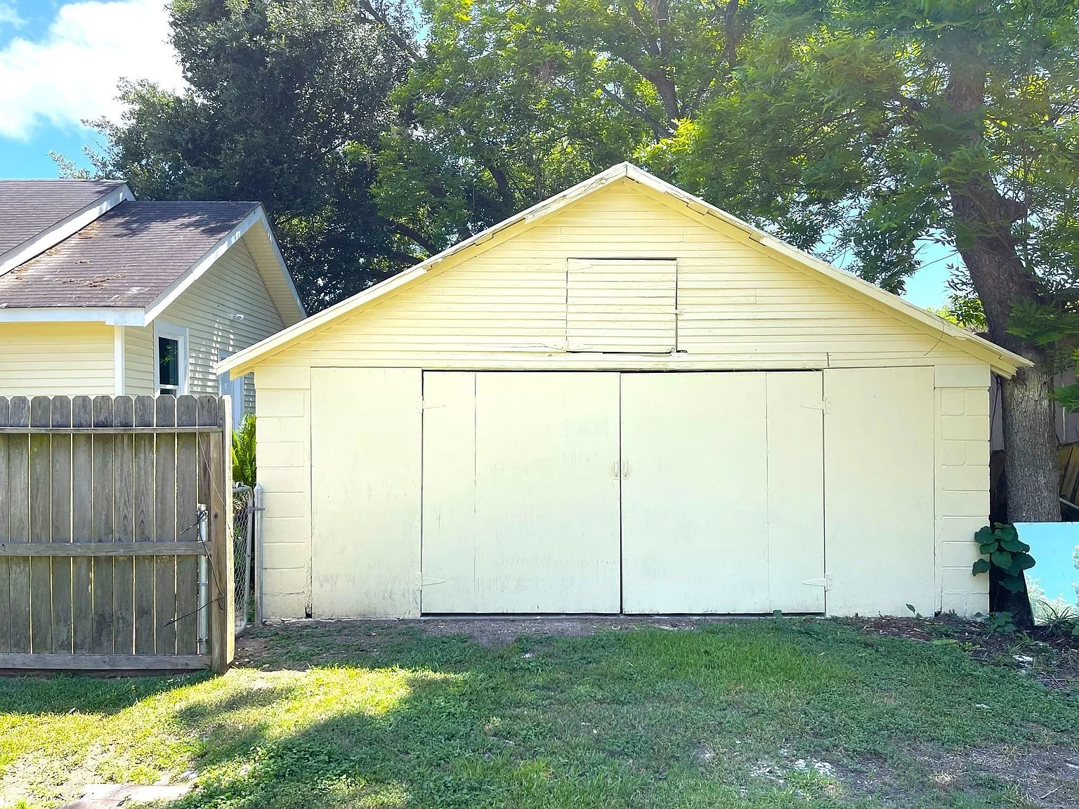 3 bed, 1.5 bath, 1103 sqft, $1,400 — Photo 2