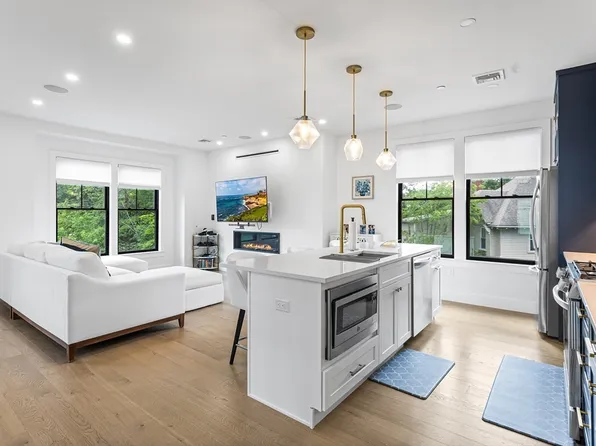12 Bowdoin Ave #4, Dorchester, MA 02121