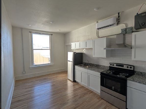 113 W Myrtle St #204