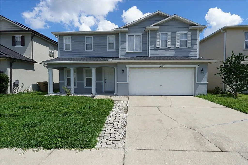 5 bed, 2.5 bath, 2938 sqft, $2,800 — Photo 1