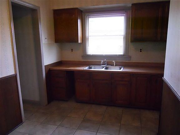Huron River Drive-Kitchen