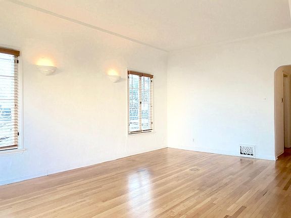 2nd image of 865 S Shenandoah St APT 102