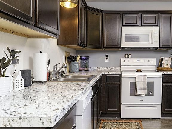 2nd image of 300 Bradbury Way #16f9199cb