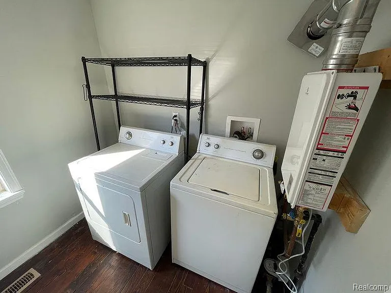 429 E Hayes Ave — Photo 9