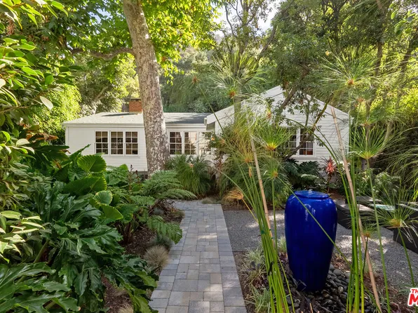 1742 N Beverly Glen Blvd, Los Angeles, CA 90077