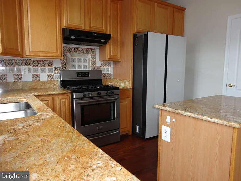 24699 Kings Canyon Sq — Photo 14
