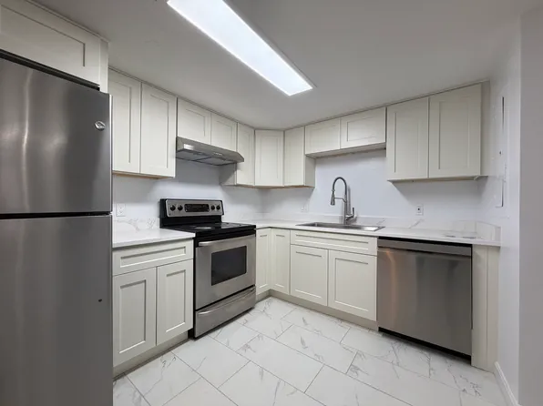 165 Cottage St APT 214, Chelsea, MA 02150