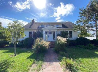 230 West Ave, Patchogue, NY 11772